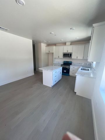 3530 26th Ave, Sacramento, CA 95820