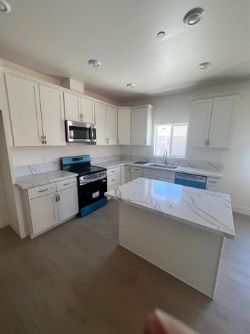 3530 26th Ave, Sacramento, CA 95820