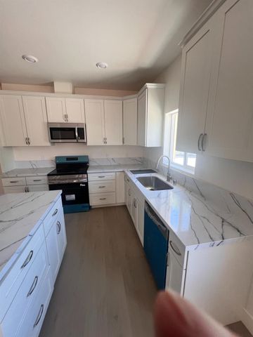 3530 26th Ave, Sacramento, CA 95820