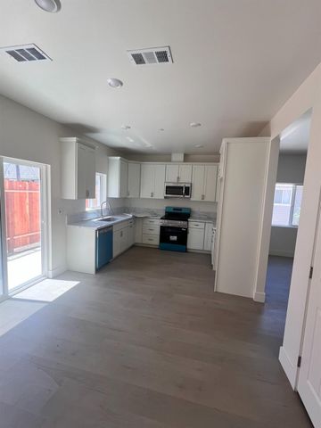 3530 26th Ave, Sacramento, CA 95820