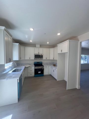 3530 26th Ave, Sacramento, CA 95820