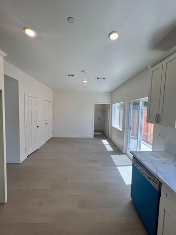 3530 26th Ave, Sacramento, CA 95820