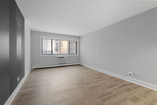 6021 N Winthrop Avenue 202, Chicago, IL 60660