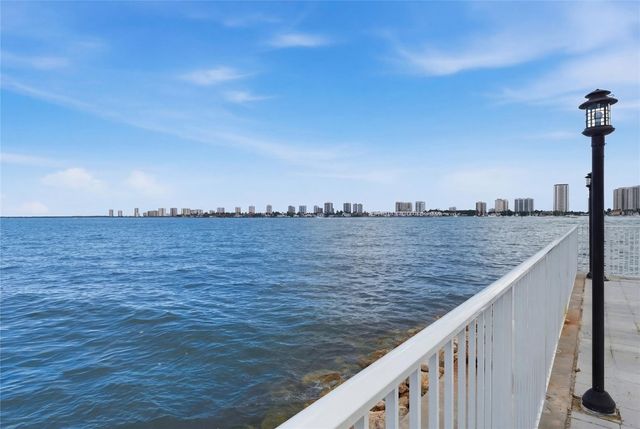 2936 Lake Shore Drive 204, Riviera Beach, FL 33404