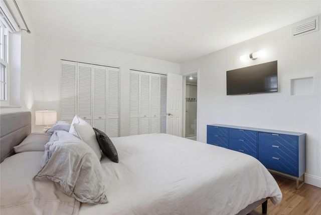 2936 Lake Shore Drive 204, Riviera Beach, FL 33404