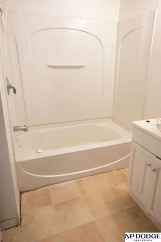 4845 Leighton Avenue, Lincoln, NE 68504