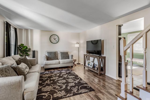 4321 Oakhurst Drive, Fort Wayne, IN 46815