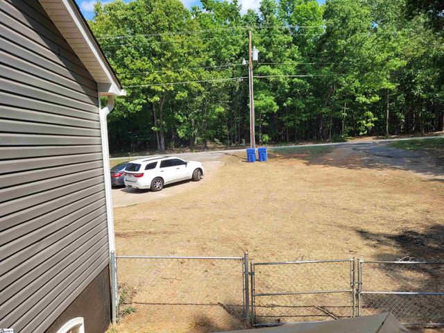 5202 Fairview Road, Gray Court, SC 29645