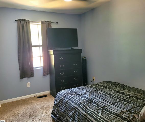 5202 Fairview Road, Gray Court, SC 29645