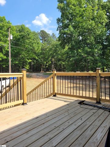 5202 Fairview Road, Gray Court, SC 29645