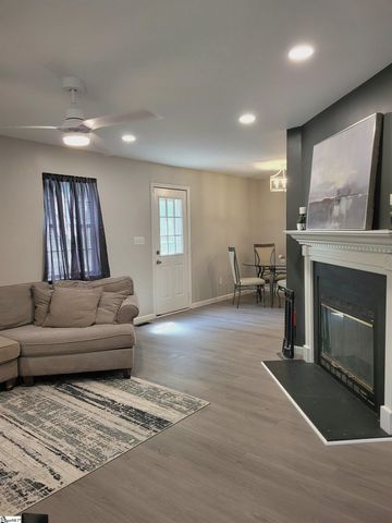 5202 Fairview Road, Gray Court, SC 29645