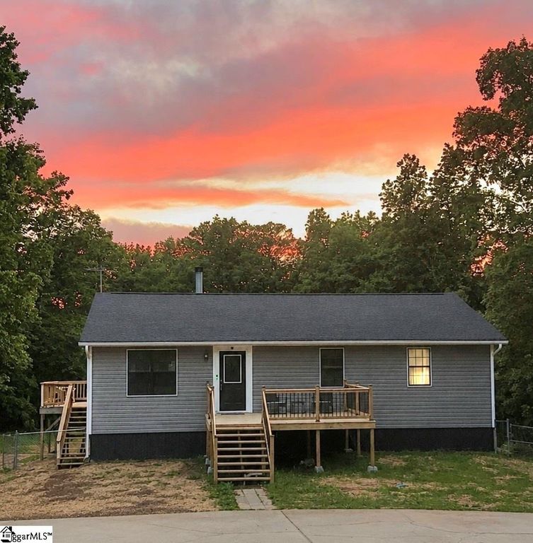 5202 Fairview Road, Gray Court, SC 29645