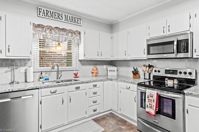 106 Norma Lane, Advance, NC 27006