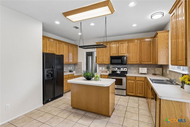 303 Buckskin Trail, Harker Heights, TX 76548