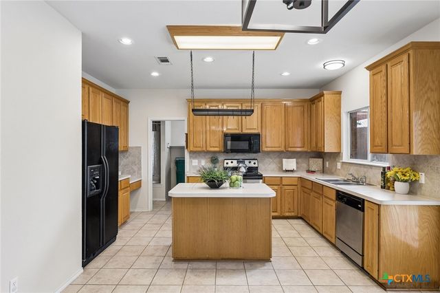 303 Buckskin Trail, Harker Heights, TX 76548