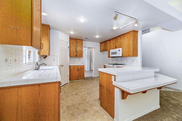 1757 E Birch Avenue, Fresno, CA 93720