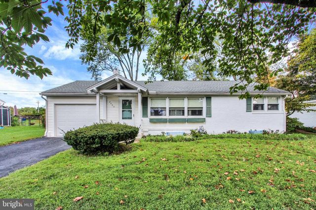 2409 CAMBRIDGE RD, York, PA 17402