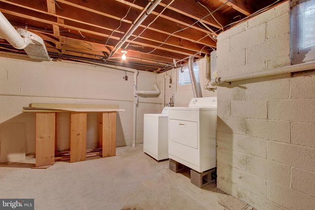 2409 CAMBRIDGE RD, York, PA 17402