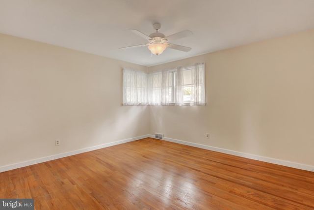2409 CAMBRIDGE RD, York, PA 17402
