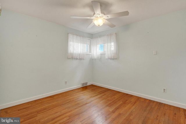 2409 CAMBRIDGE RD, York, PA 17402