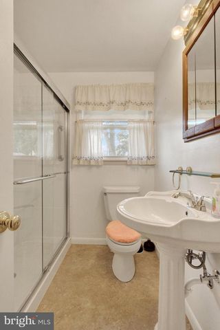 2409 CAMBRIDGE RD, York, PA 17402