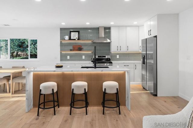 3002 Courser, San Diego, CA 92117