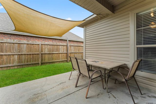 40463 Fox Run Dr, Gonzales, LA 70737