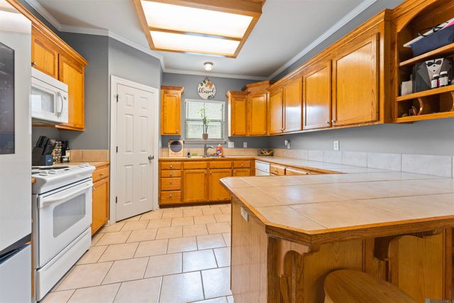 40463 Fox Run Dr, Gonzales, LA 70737
