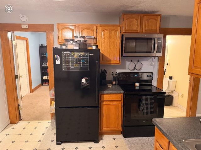 3 Orchard St B, Millbury, MA 01527