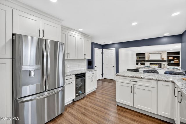 1243 Brownwood Drive, Bowling Green, OH 43402