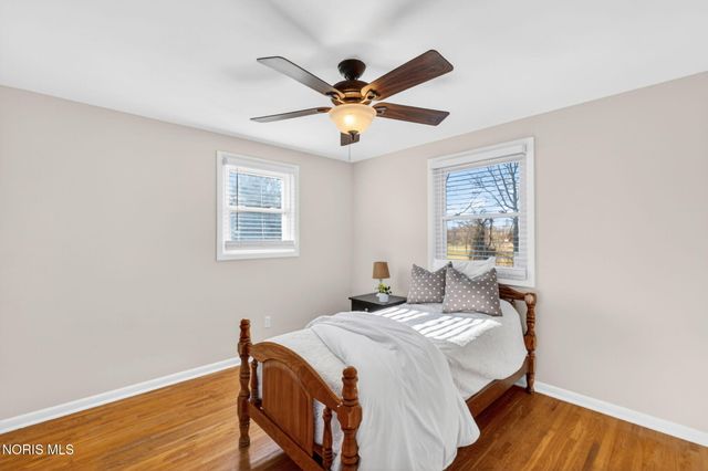 1243 Brownwood Drive, Bowling Green, OH 43402