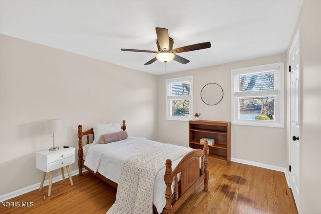 1243 Brownwood Drive, Bowling Green, OH 43402