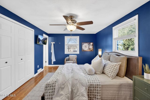 1243 Brownwood Drive, Bowling Green, OH 43402