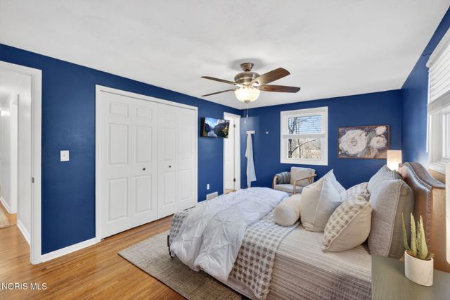 1243 Brownwood Drive, Bowling Green, OH 43402