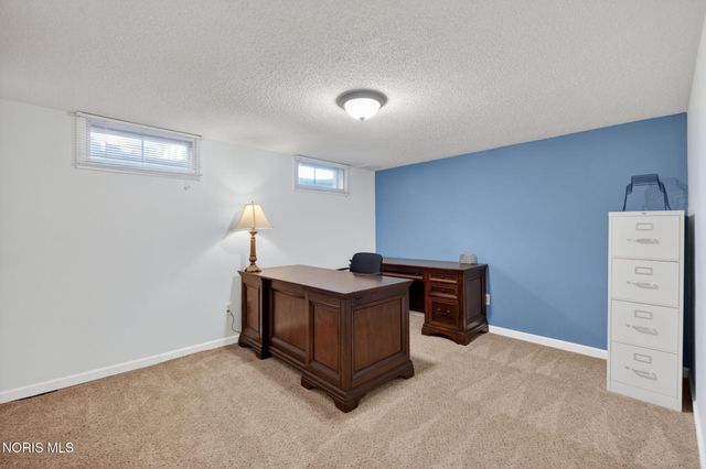 1243 Brownwood Drive, Bowling Green, OH 43402