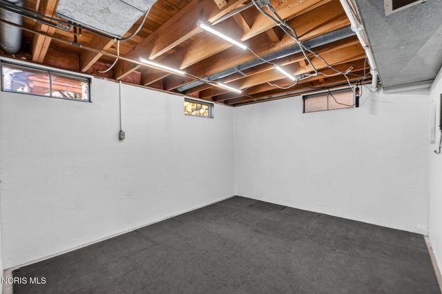 1243 Brownwood Drive, Bowling Green, OH 43402