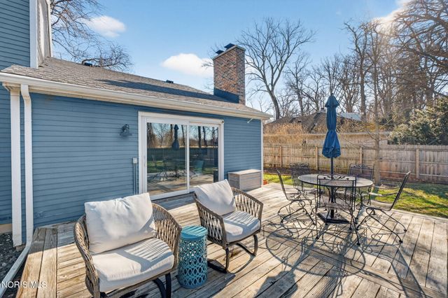 1243 Brownwood Drive, Bowling Green, OH 43402