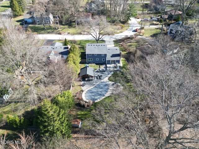 1243 Brownwood Drive, Bowling Green, OH 43402