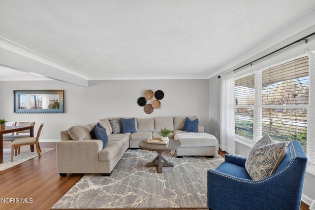 1243 Brownwood Drive, Bowling Green, OH 43402