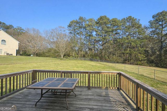 302 Mountberry Court, Loganville, GA 30052