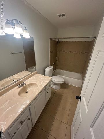 924 Chestnut Hill Drive A, Auburn Hills, MI 48326