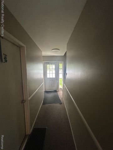 924 Chestnut Hill Drive A, Auburn Hills, MI 48326