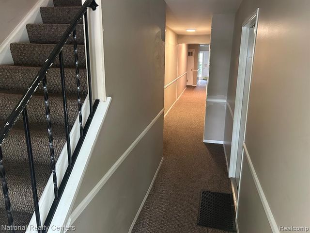 924 Chestnut Hill Drive A, Auburn Hills, MI 48326