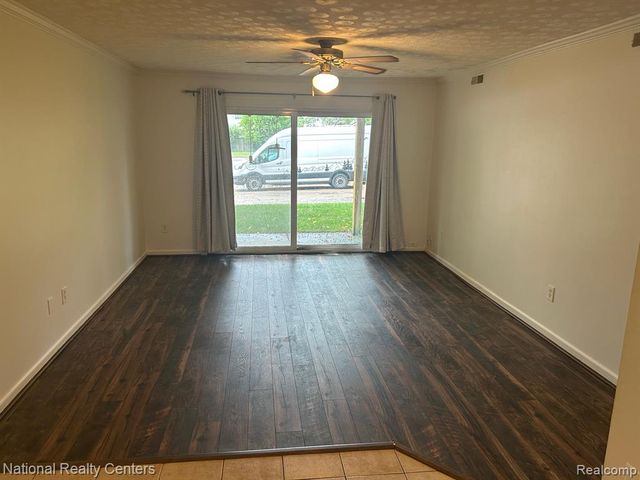 924 Chestnut Hill Drive A, Auburn Hills, MI 48326