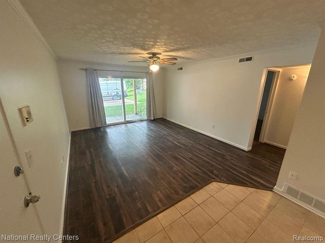 924 Chestnut Hill Drive A, Auburn Hills, MI 48326