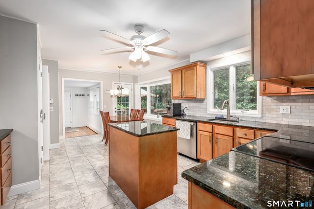 3 Deerfield Road, Brookfield, CT 06804
