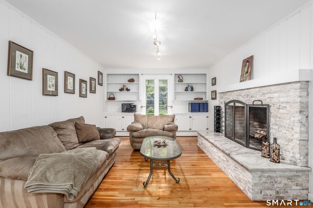 3 Deerfield Road, Brookfield, CT 06804