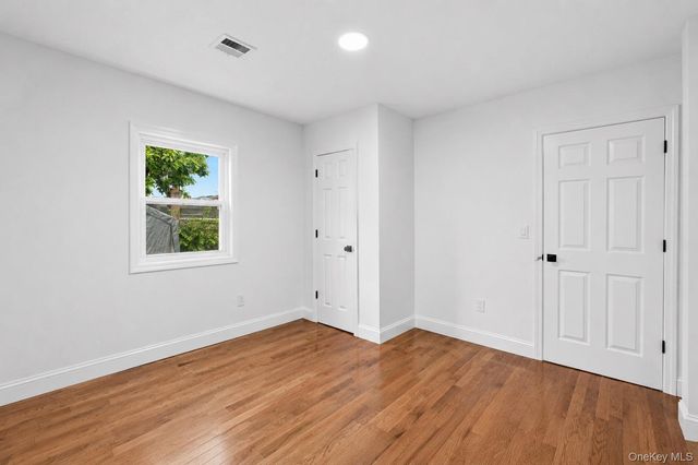 606 Catskill Avenue, Lindenhurst, NY 11757
