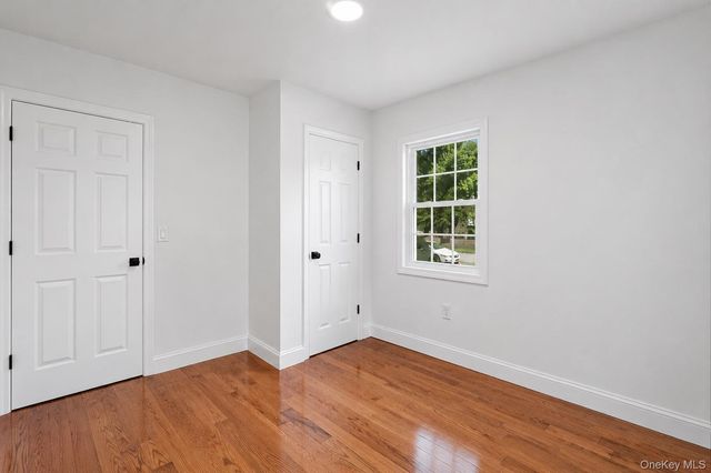 606 Catskill Avenue, Lindenhurst, NY 11757