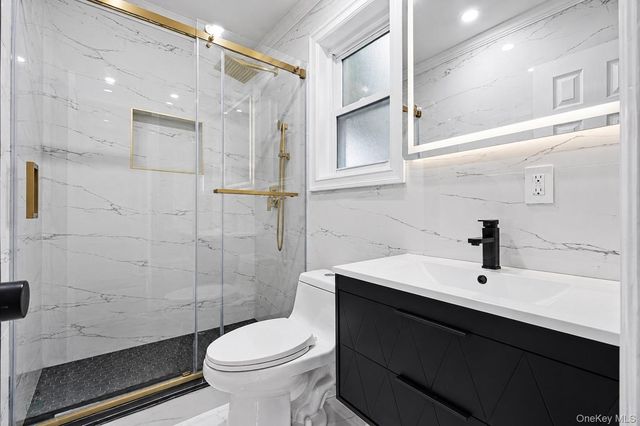 606 Catskill Avenue, Lindenhurst, NY 11757